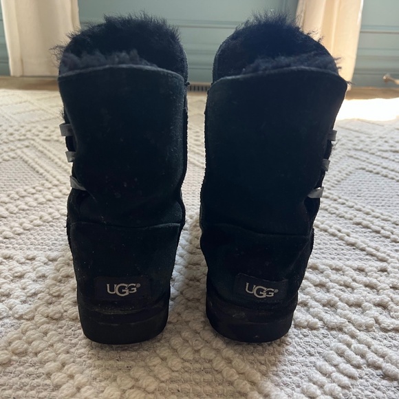 UGG black size 7 boots - Picture 3 of 7
